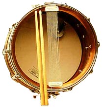 SNARE DRUM AND STICKS
